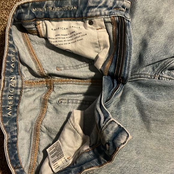 American Eagle Mom Straight Jeans - Picture 3 of 4